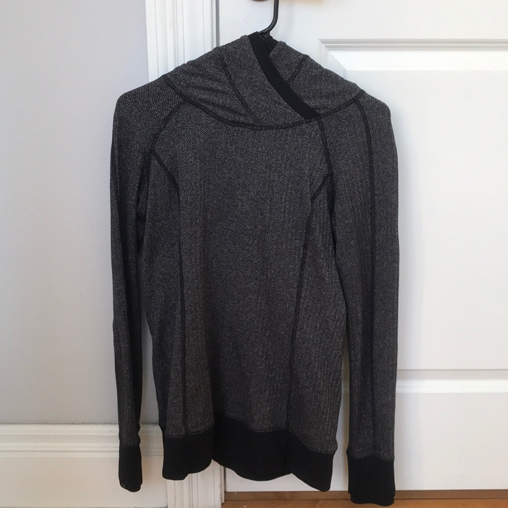 Herringbone lululemon hoodie